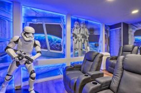 Villa with Home Theater, Bar and Poolside Cinema!